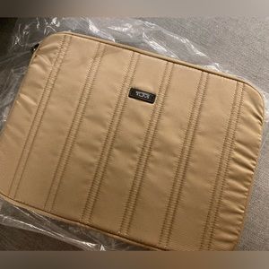 Tumi 14 inch laptop sleeve